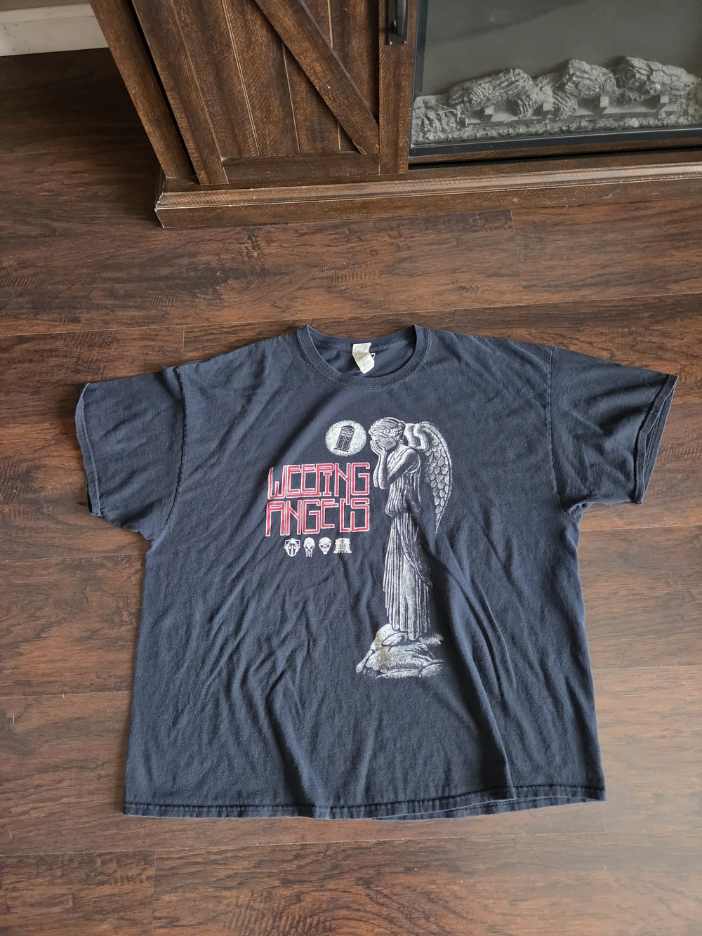 Gildan Black "Weeping Angel" Graphic Short Sleeve Tee